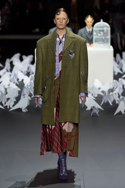 Look 11